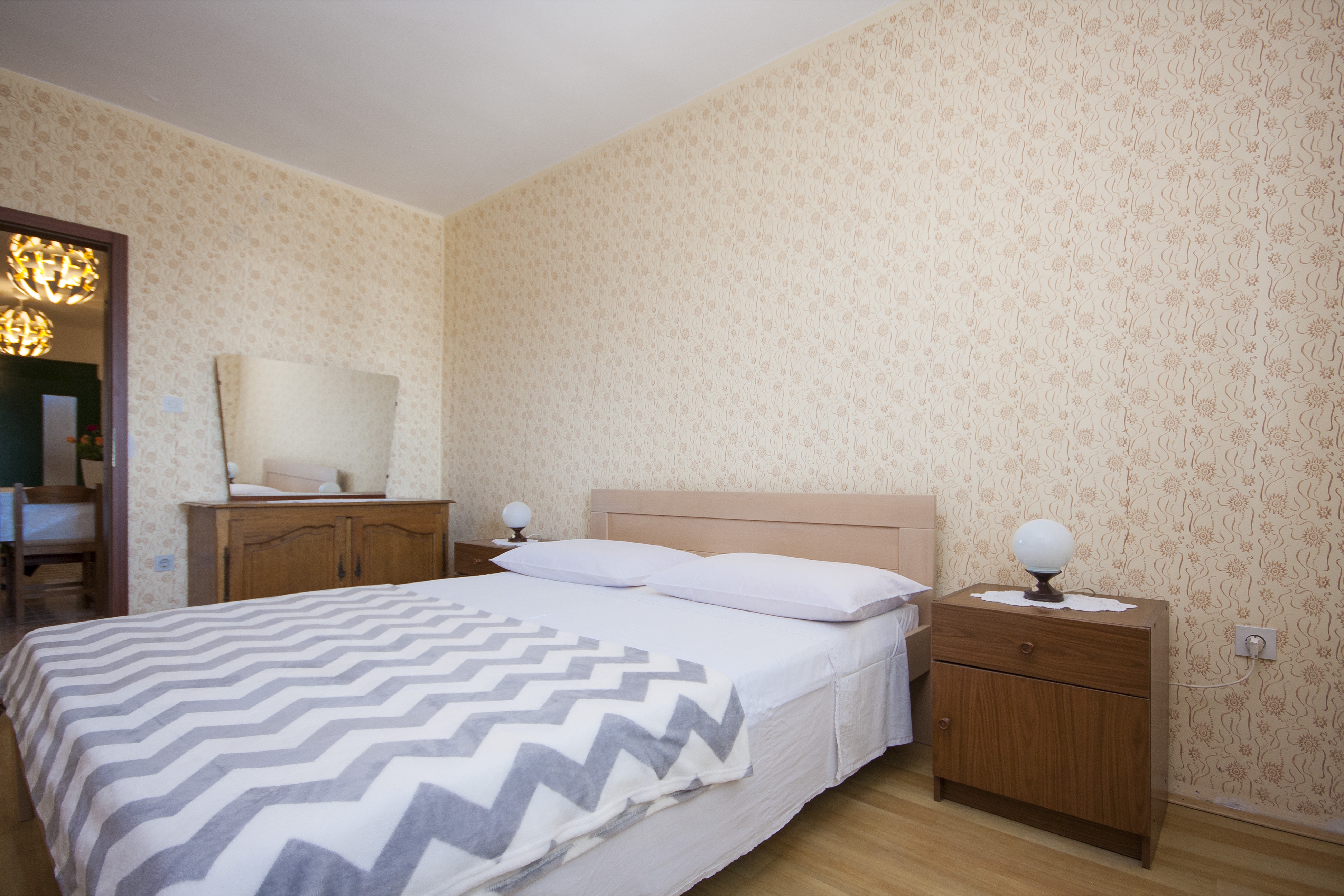 Comfortable and spacious apartment with terrace and sea view Brodarica, Šibenik  A-a