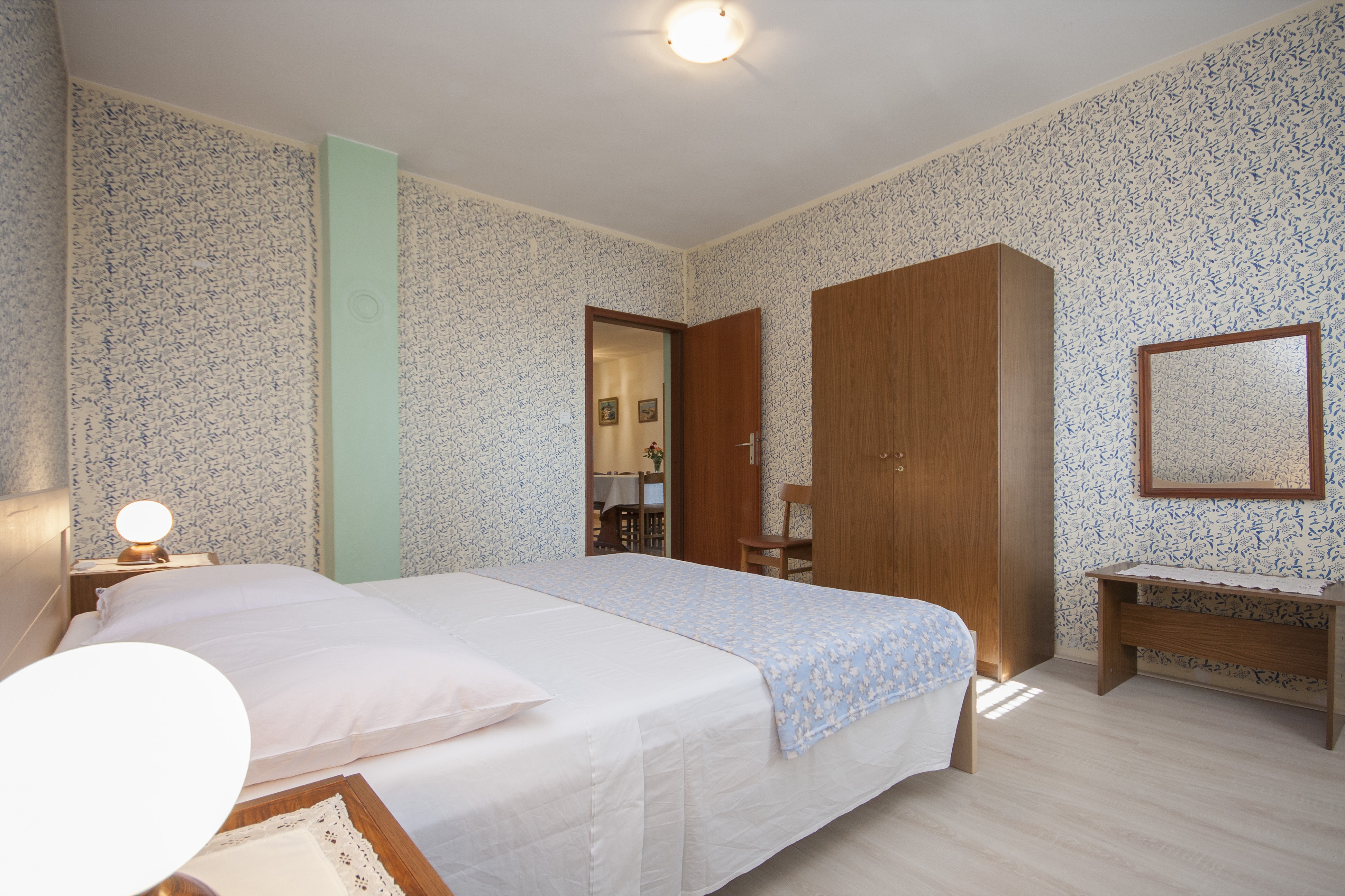 Comfortable and spacious apartment with terrace and sea view Brodarica, Šibenik  A-a