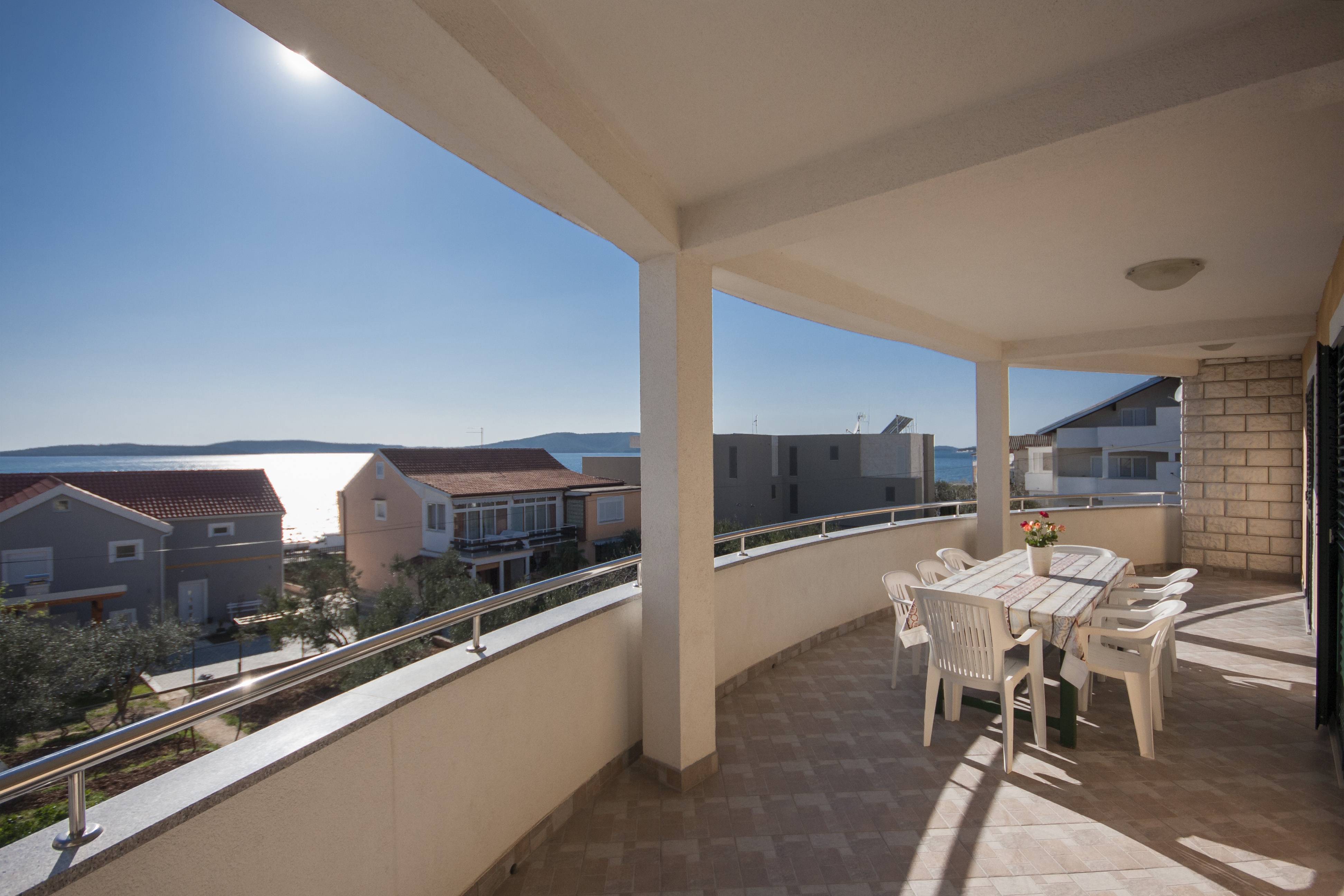 Comfortable and spacious apartment with terrace and sea view Brodarica, Šibenik (A-5736-a) Comfortable and spacious apartment with terrace and sea view Brodarica, Šibenik (A-5736-a)