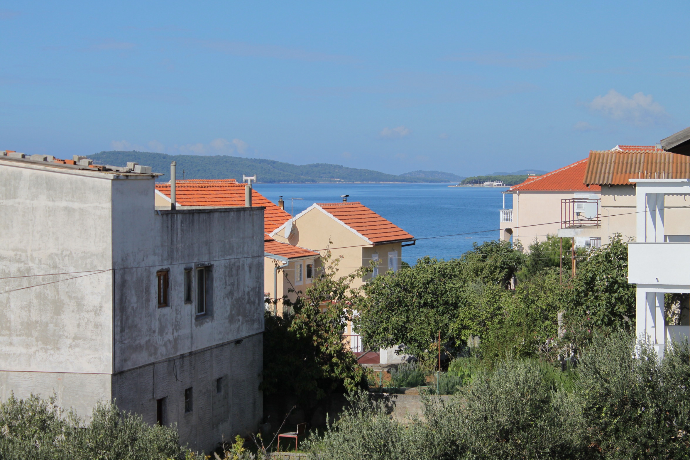 Comfortable and spacious apartment with terrace and sea view Brodarica, Šibenik  A-a