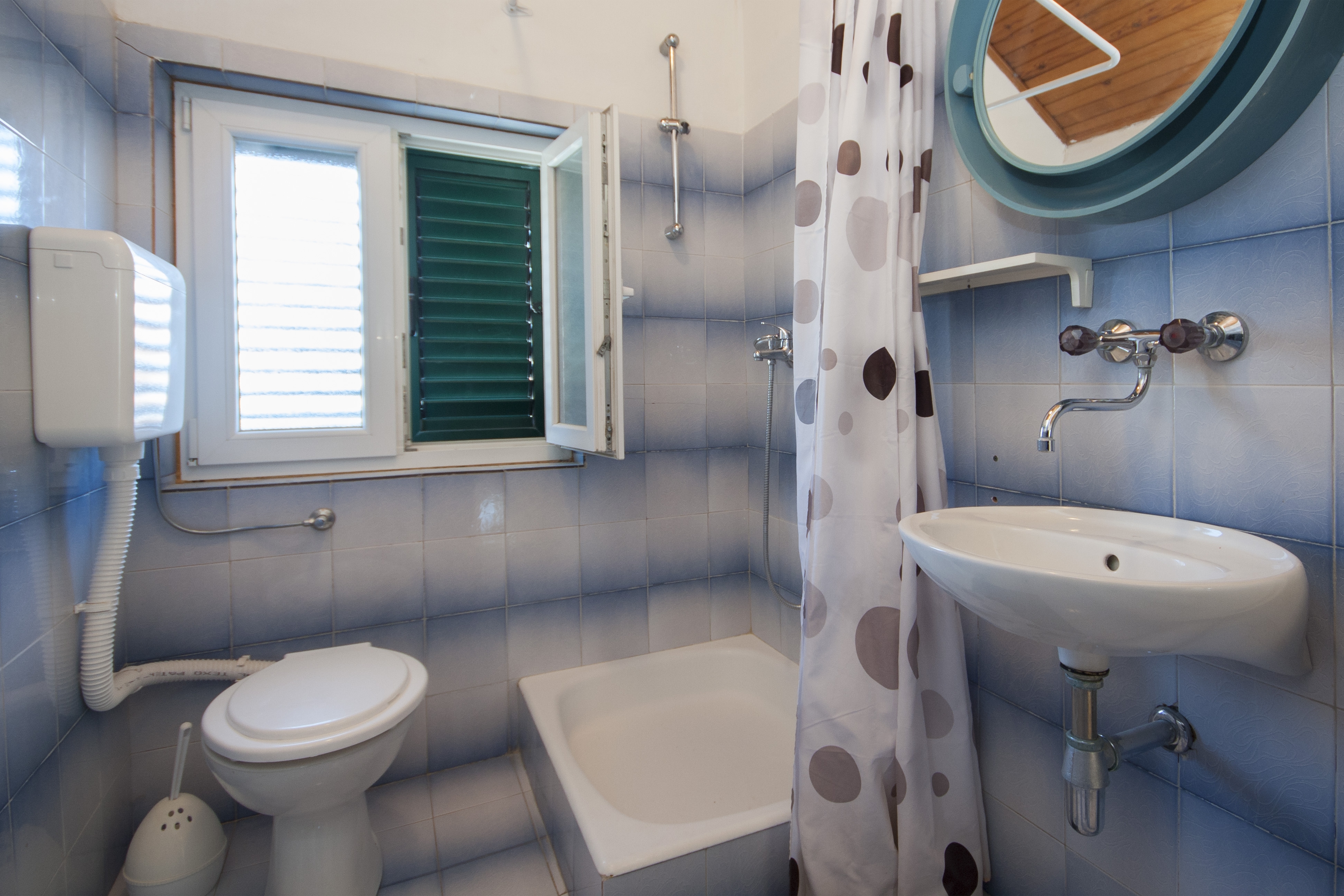 Four bedroom apartment with terrace and sea view Brodarica, Šibenik  A-b