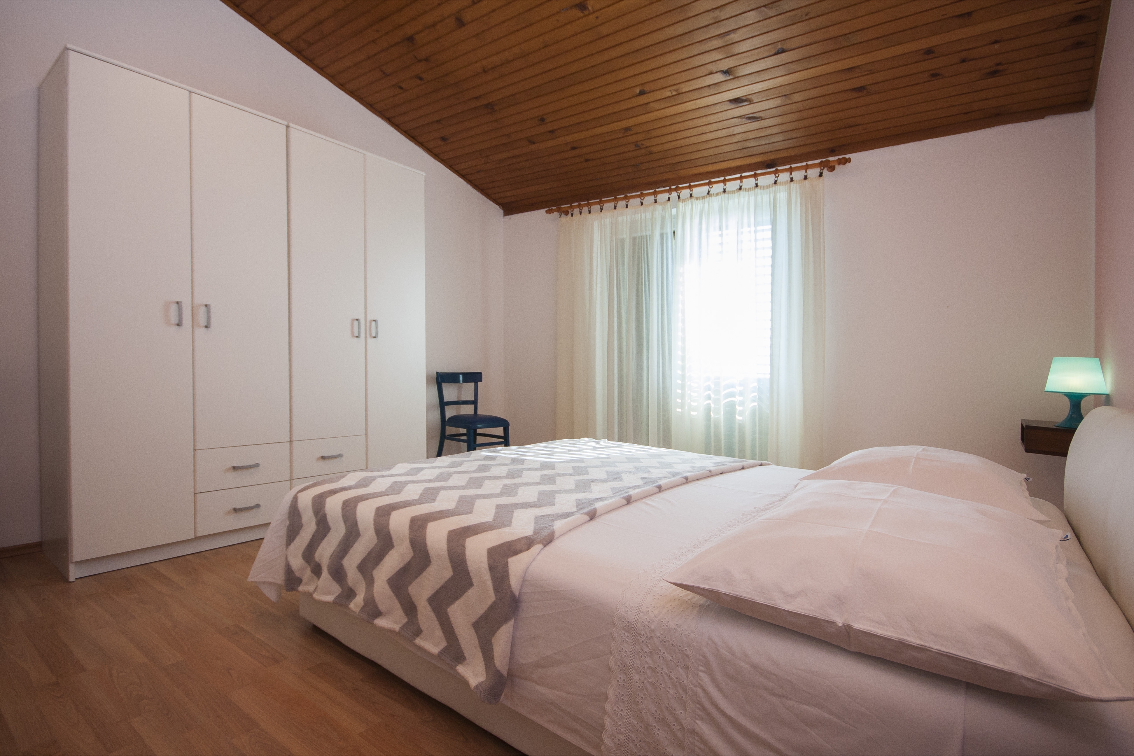 Four bedroom apartment with terrace and sea view Brodarica, Šibenik  A-b