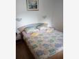 Ložnice 2 Turanj, Ložnice 2 v ubytování typu apartment, domácí mazlíčci povoleni a WiFi.