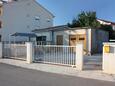 Parking lot Turanj, Biograd, Parking lot 5740 - Apartments near sea with pebble beach.