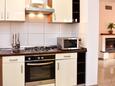 Srima - Vodice, Kitchen in the apartment, WiFi.