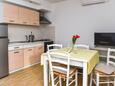 Dining room Srima - Vodice, Dining room in the apartment, air condition available and WiFi.