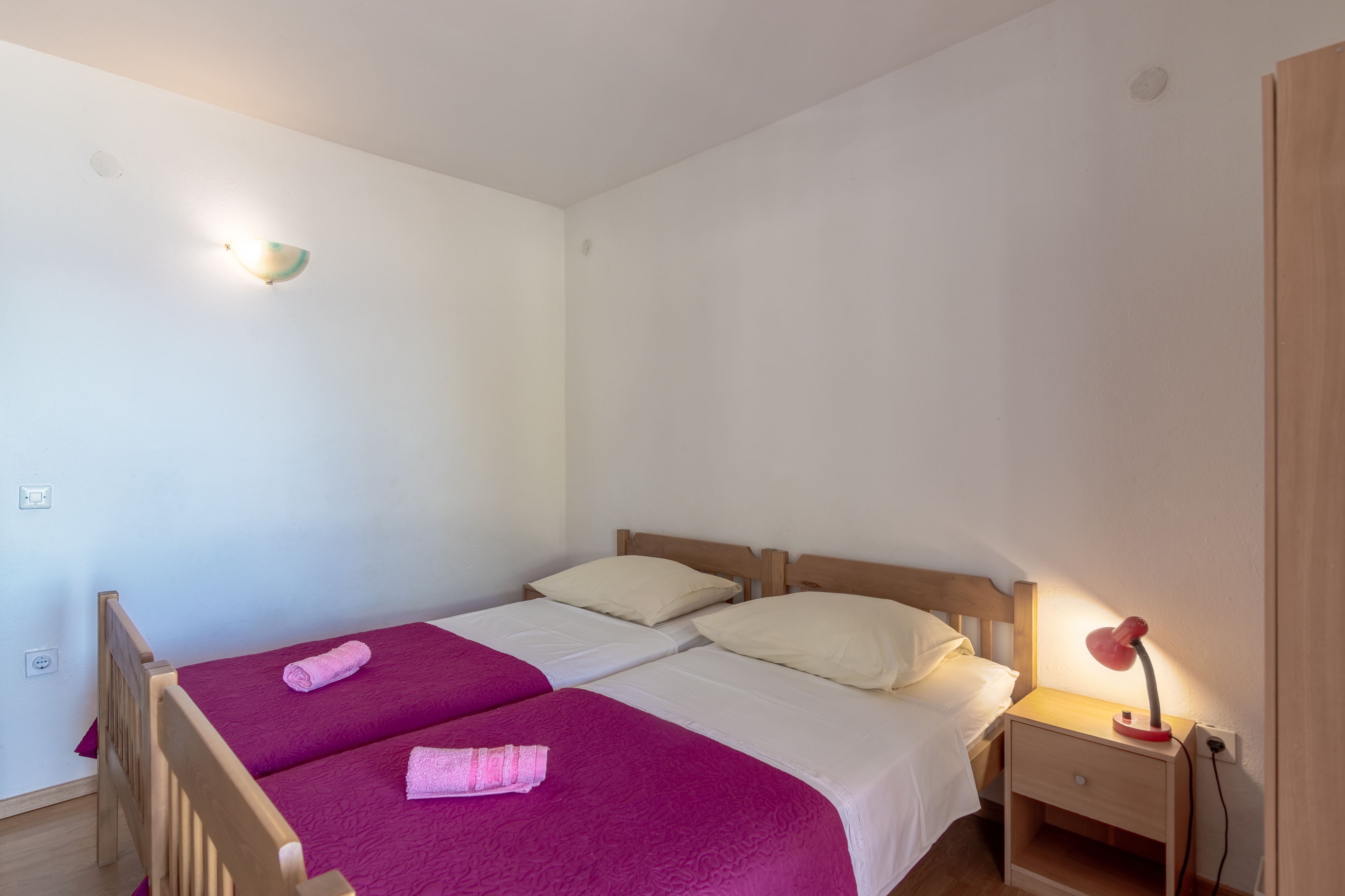 Four bedroom apartment near beach Cove Torac, Hvar  A-a