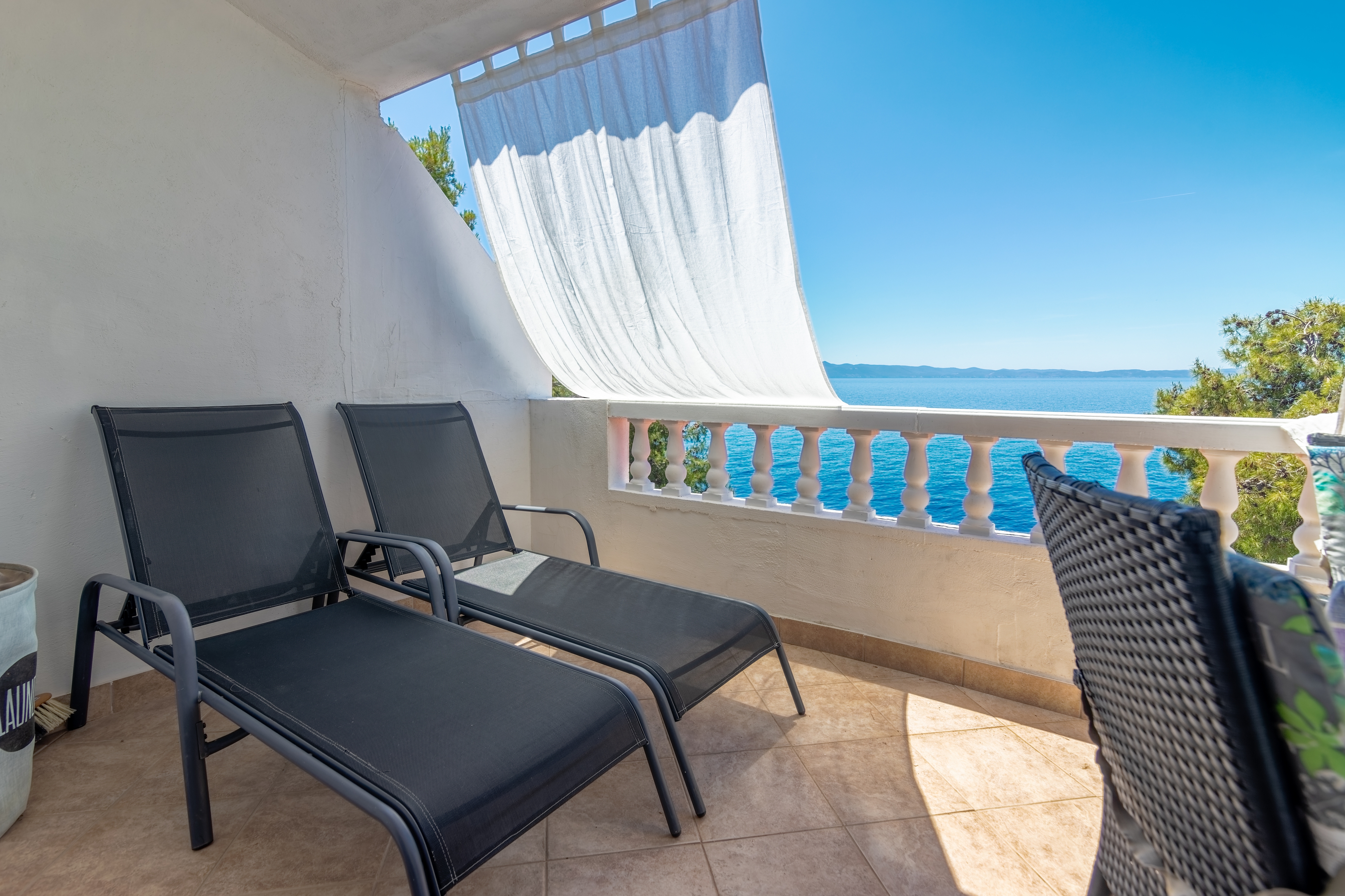 One bedroom apartment near beach Cove Torac, Hvar  A-d