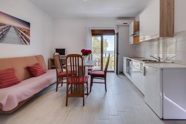 Kožino, Obývací pokoj v ubytování typu apartment, s klimatizací, domácí mazlíčci povoleni a WiFi.