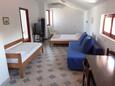 Bibinje, Living room in the studio-apartment, air condition available and WiFi.