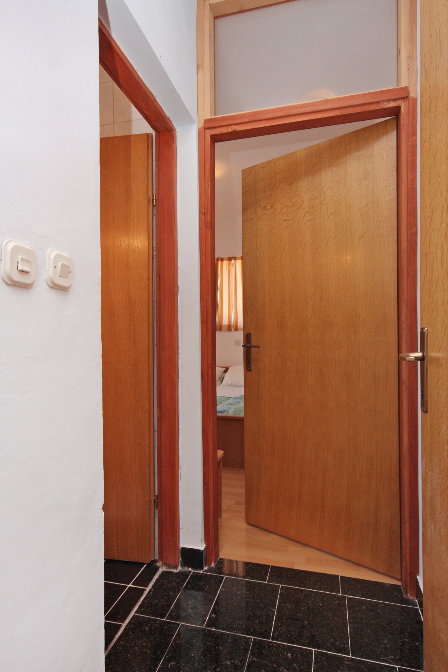 Jednosobni apartman uz plažu Ražanac, Zadar  A-c