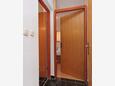 Ražanac, Hallway in the apartment, (pet friendly) and WiFi.