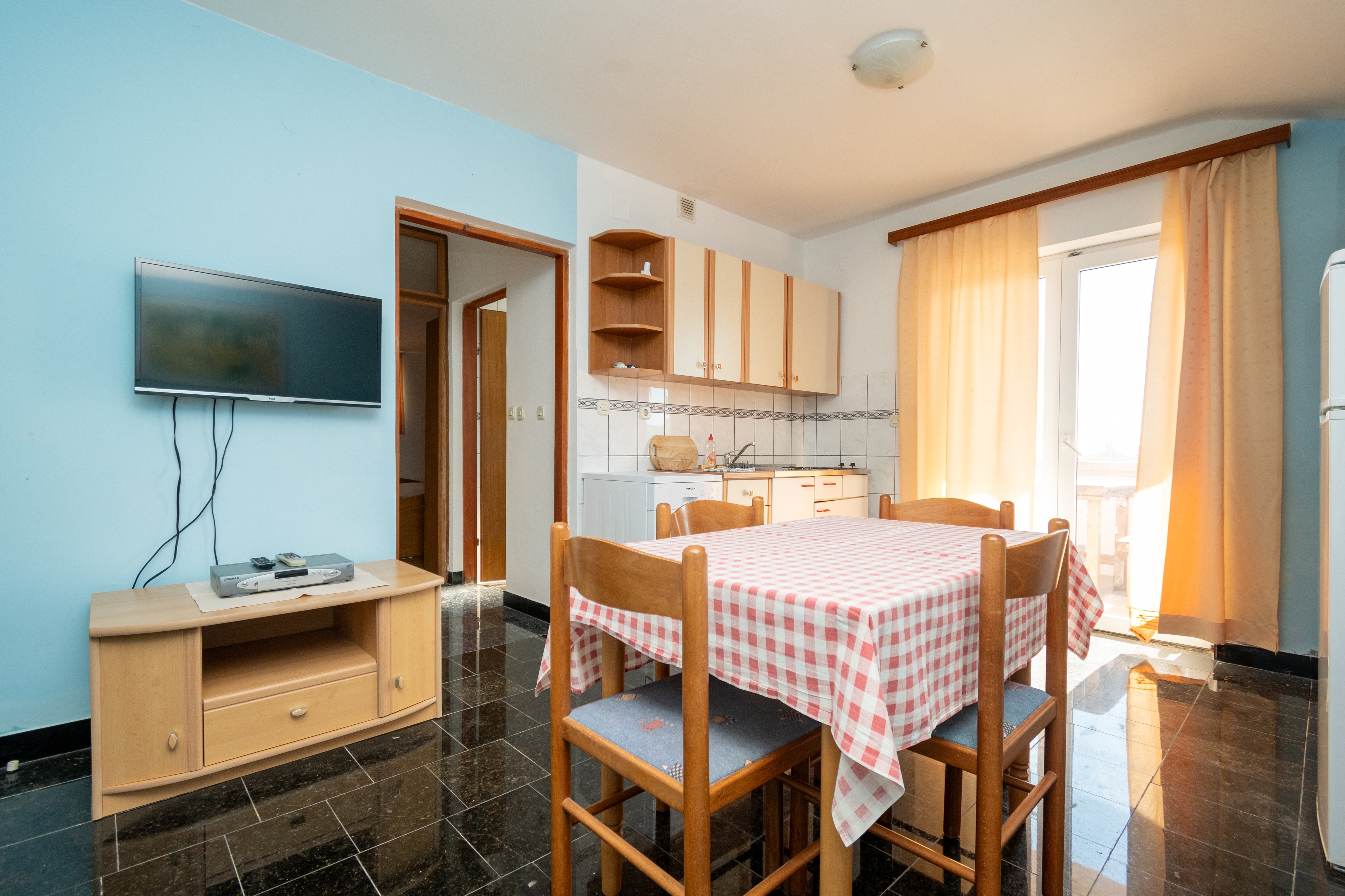Jednosobni apartman uz plažu Ražanac, Zadar  A-e
