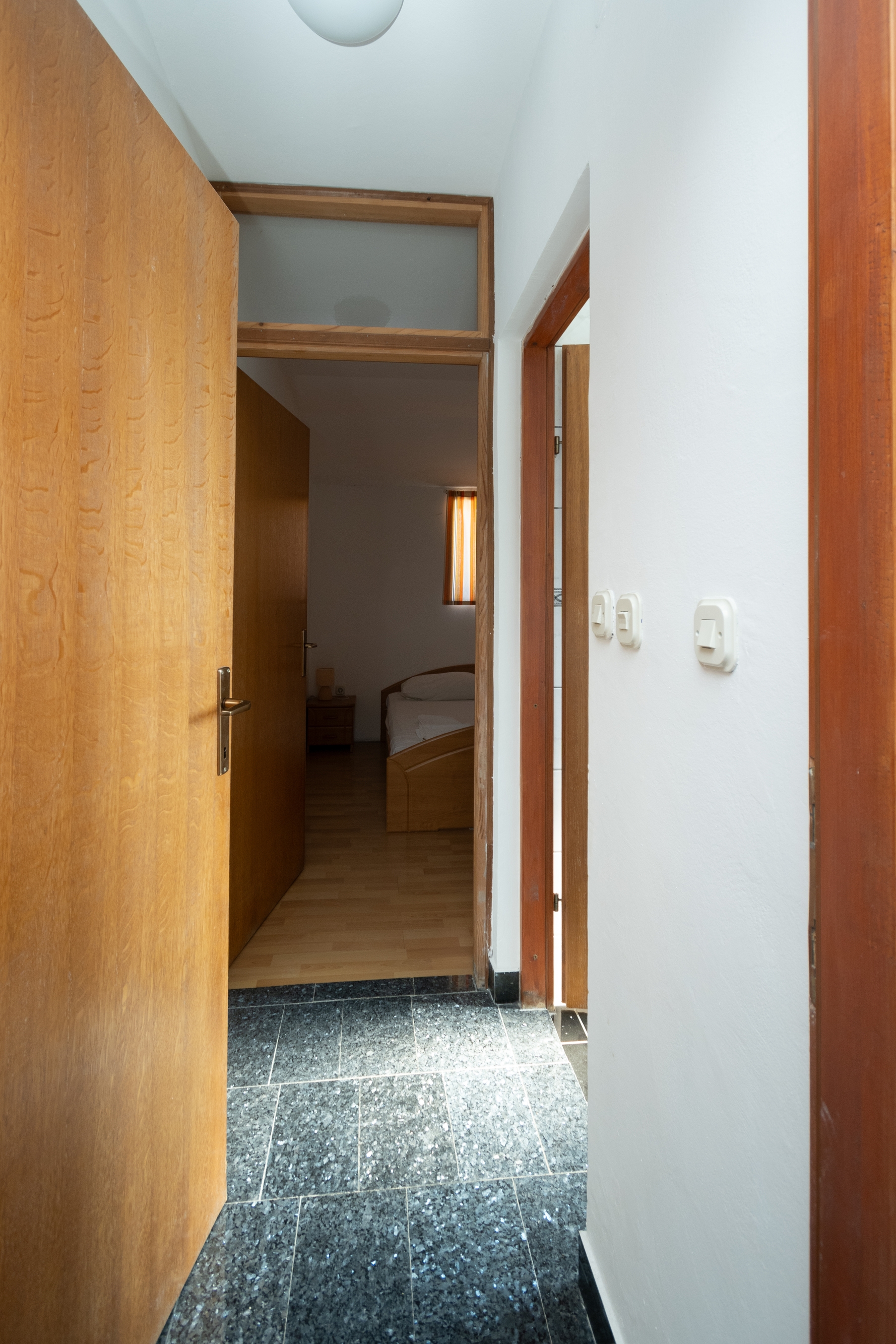 Jednosobni apartman uz plažu Ražanac, Zadar  A-e