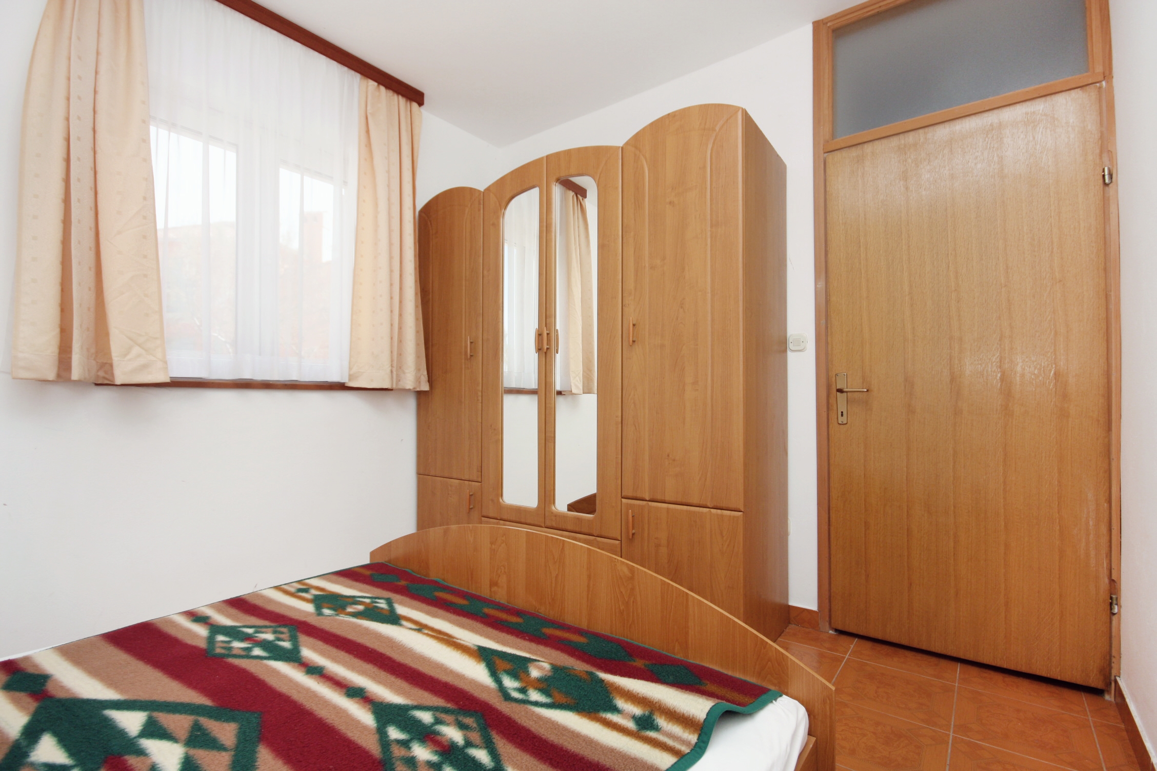 Two bedroom apartment near beach Ražanac, Zadar (A-5766-h)