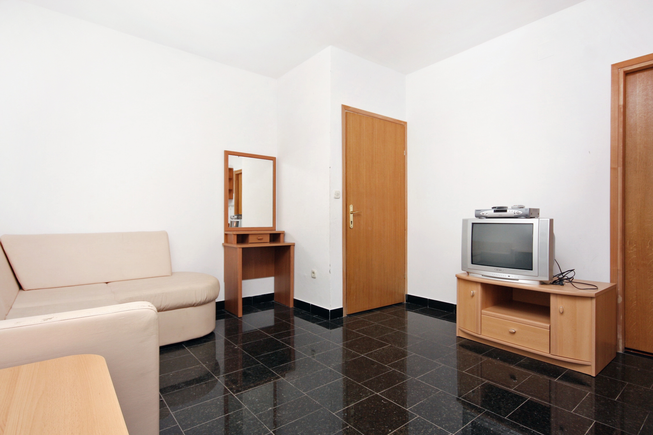 Two bedroom apartment near beach Ražanac, Zadar (A-5766-h)