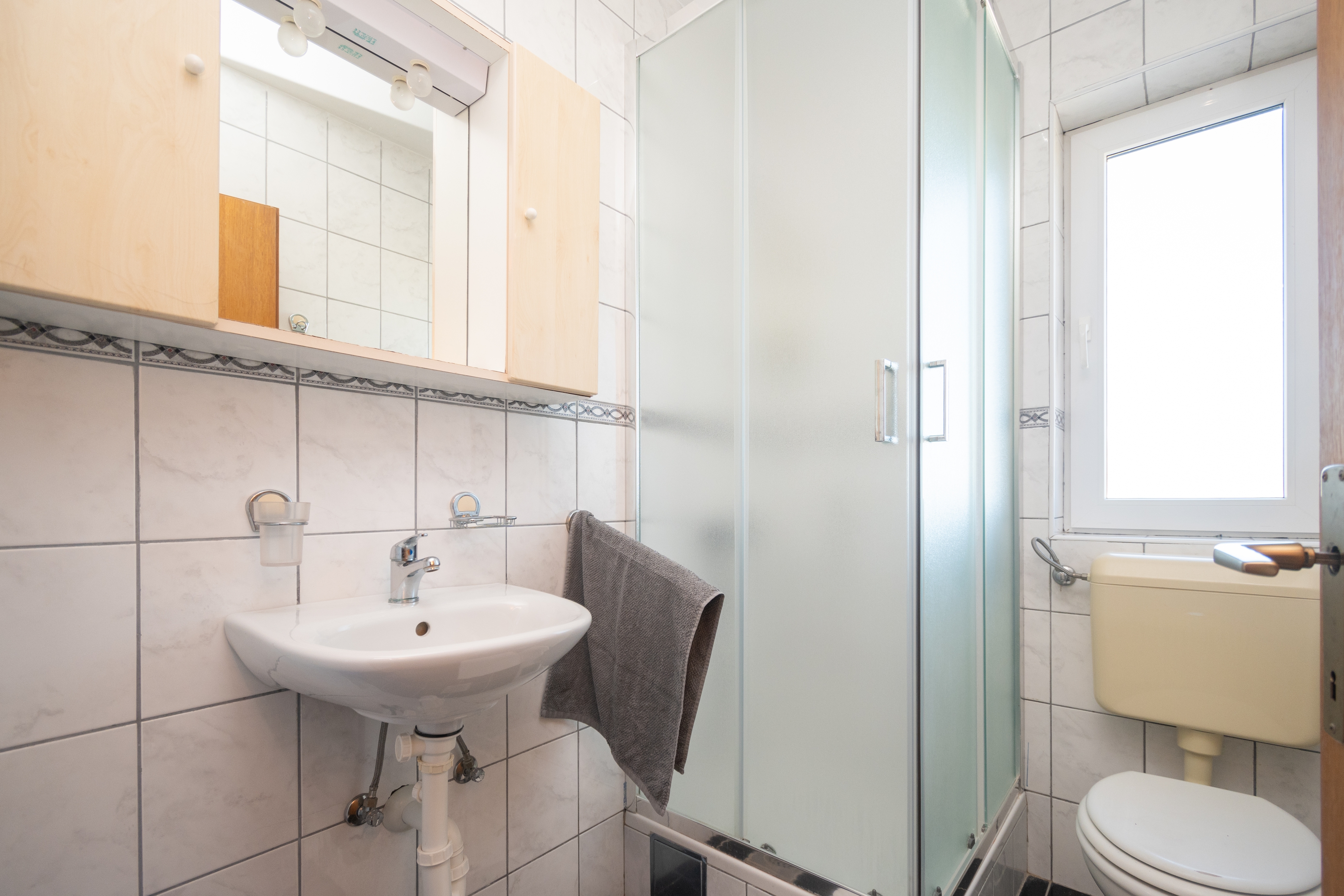 One bedroom apartment near beach Ražanac, Zadar  A-i