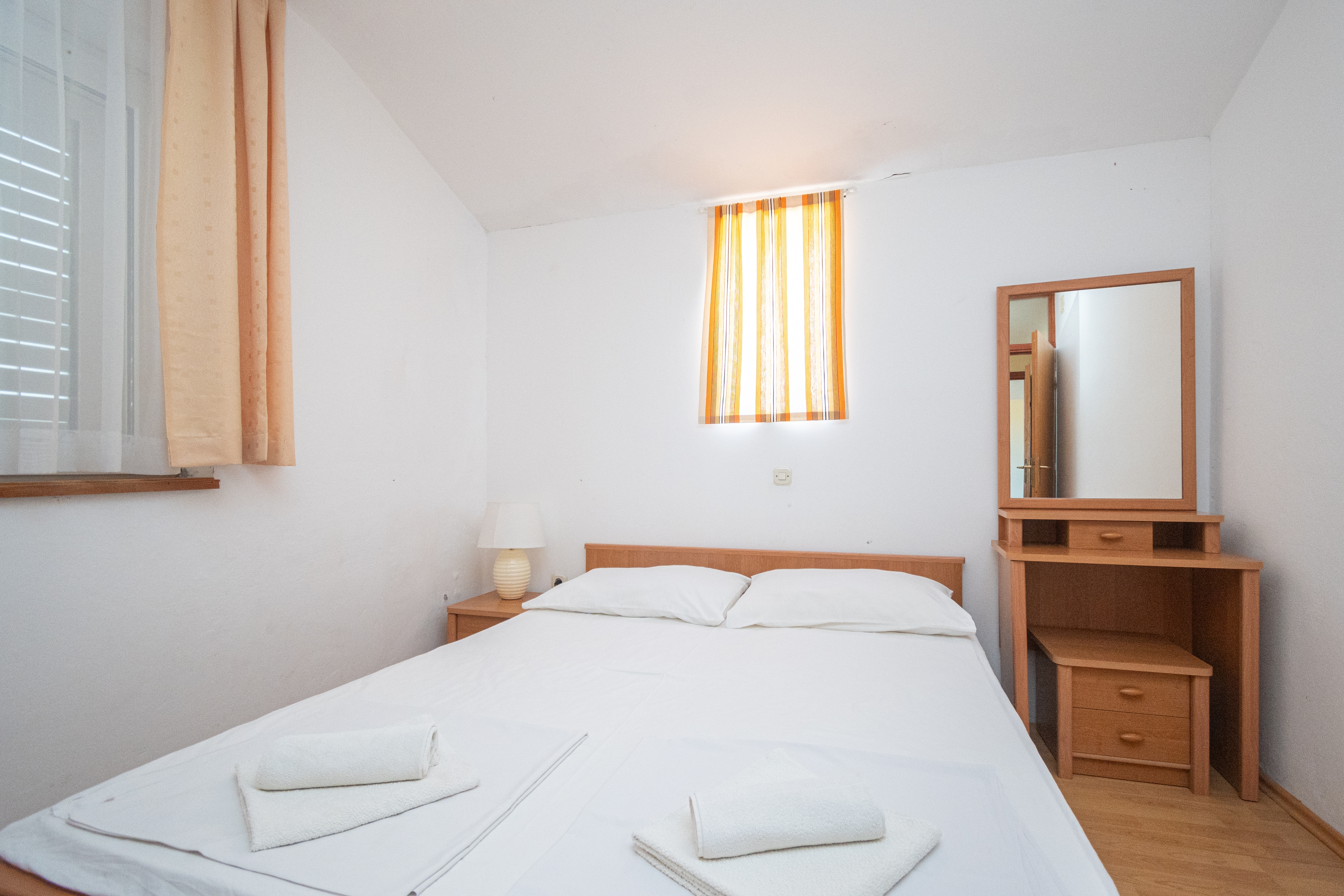 One bedroom apartment near beach Ražanac, Zadar  A-i