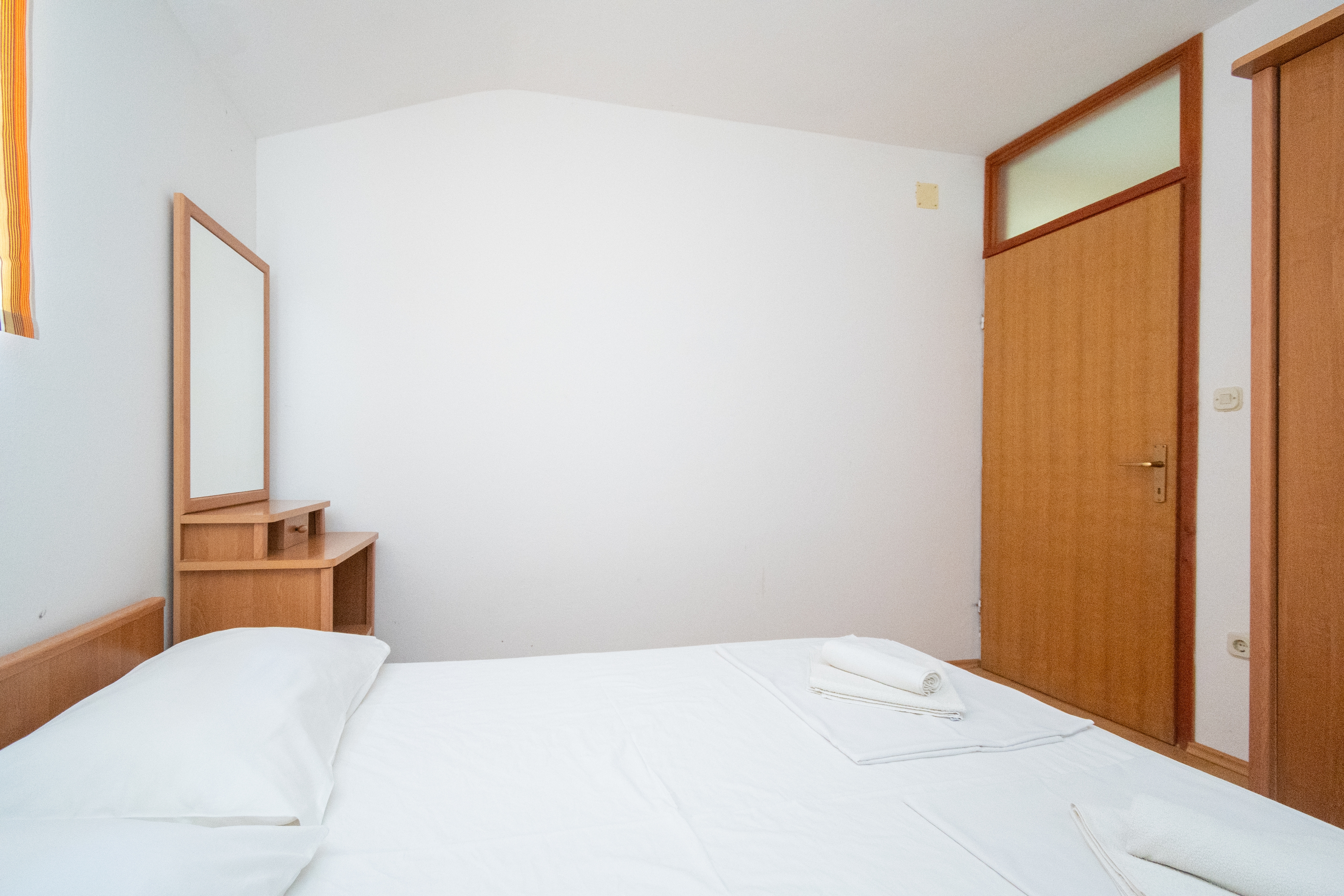 One bedroom apartment near beach Ražanac, Zadar  A-i