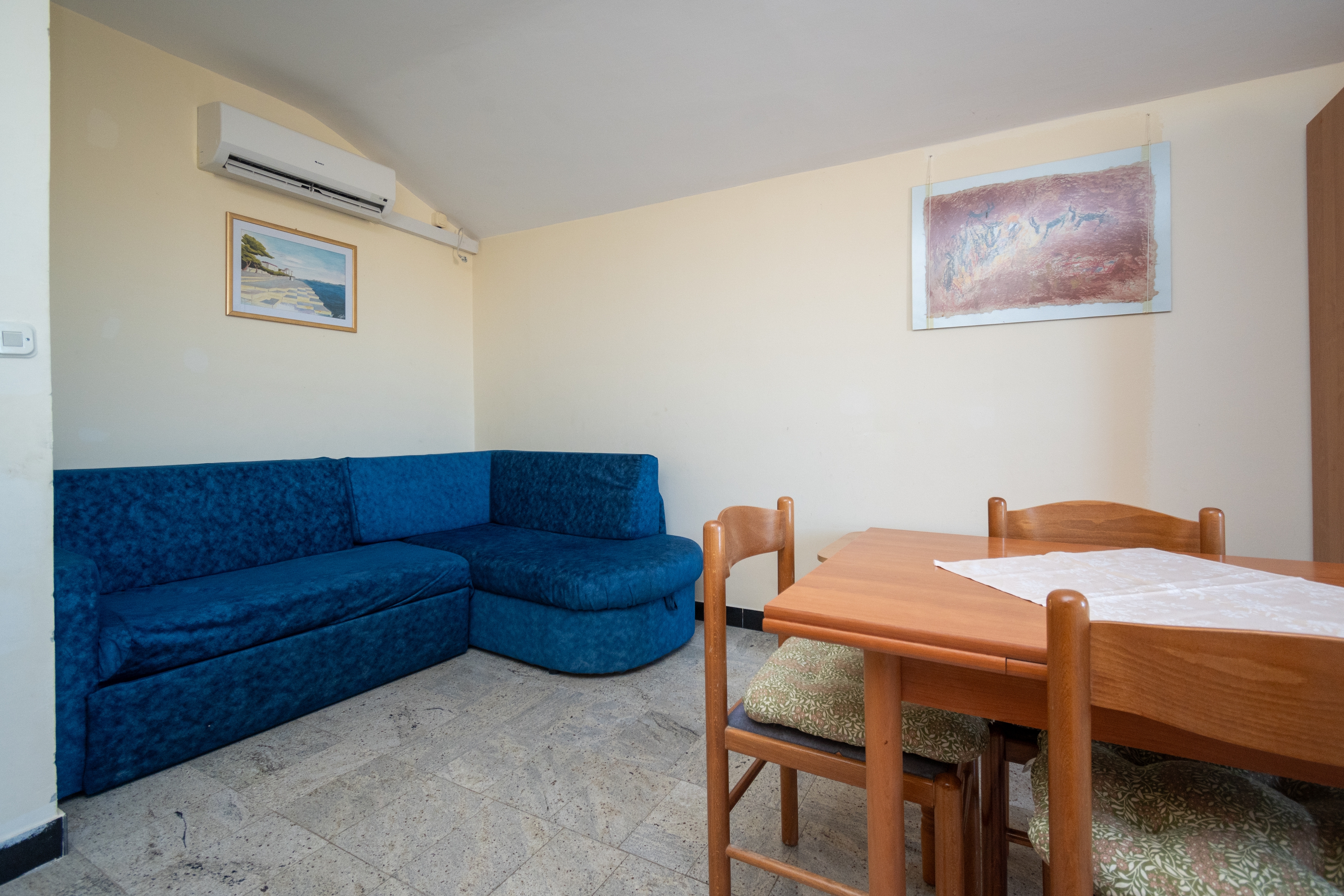 One bedroom apartment near beach Ražanac, Zadar (A-5766-i) One bedroom apartment near beach Ražanac, Zadar (A-5766-i)