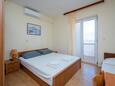 Ražanac, Dormitorio in the studio-apartment, air condition available, (pet friendly) y WiFi.