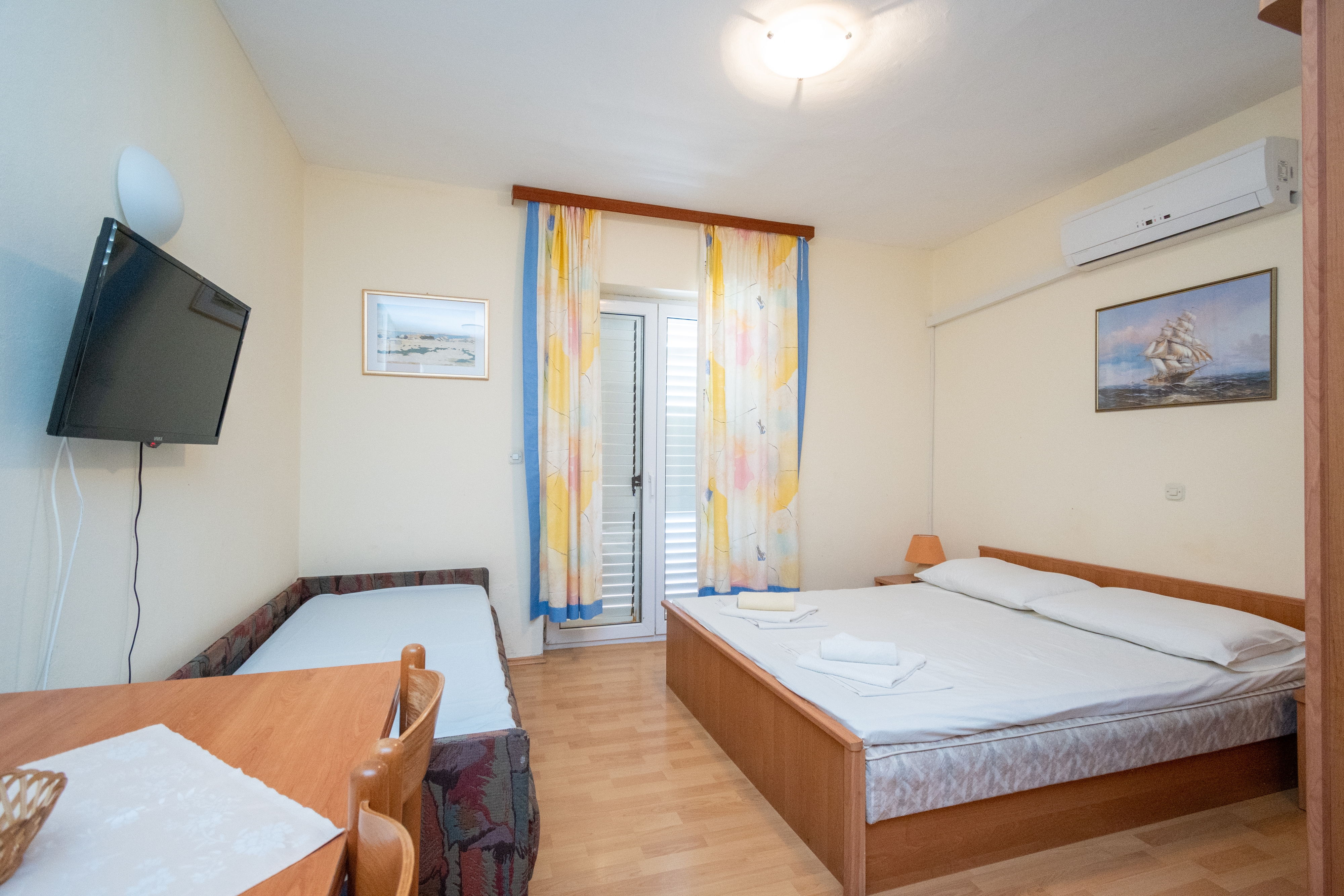 Studio flat near beach Ražanac, Zadar (AS-5766-b) Studio flat near beach Ražanac, Zadar (AS-5766-b)