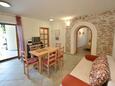 Dining room Zadar - Diklo, Dining room in the apartment, air condition available and WiFi.