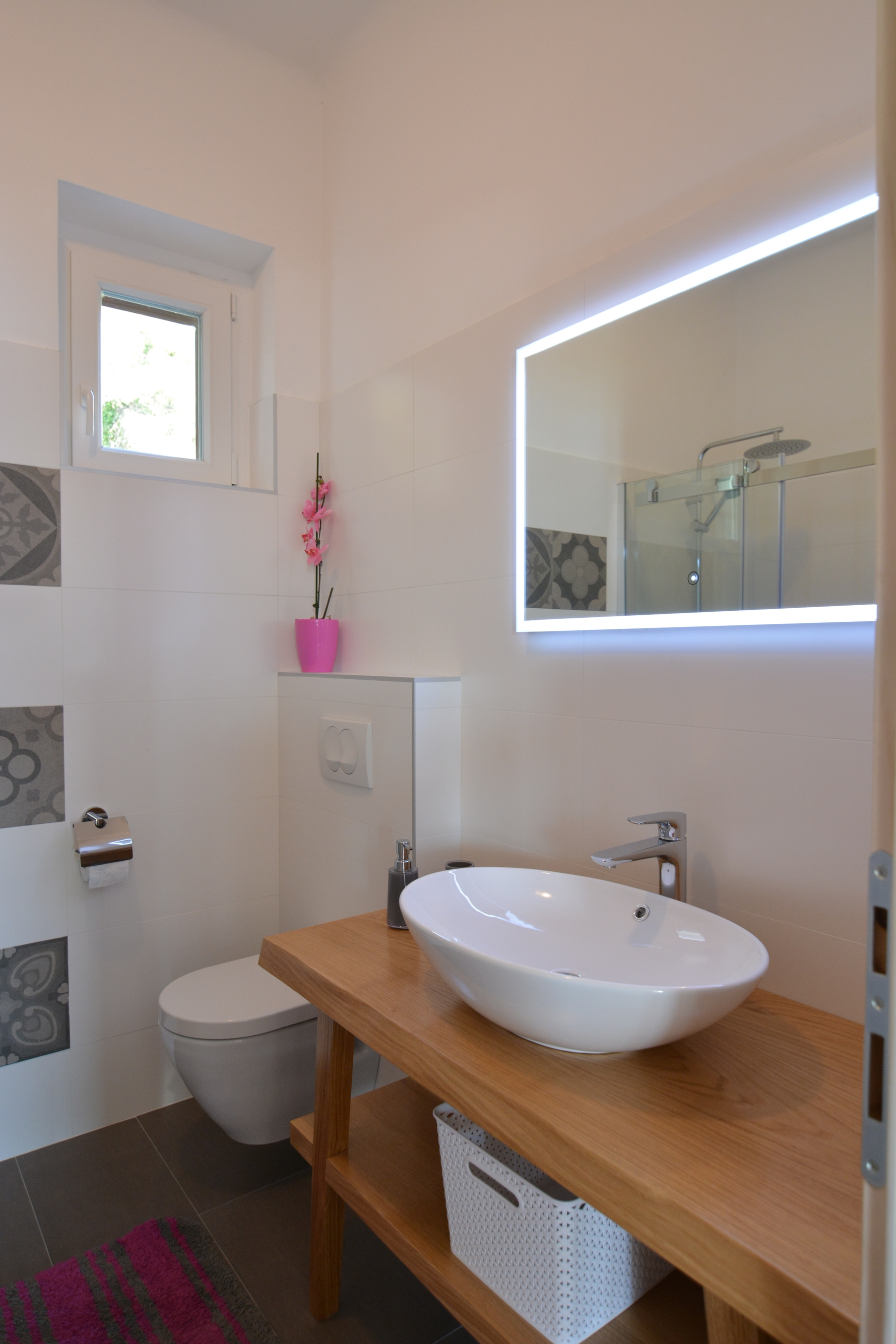 Three bedroom apartment near beach Sumartin, Brač  A-a