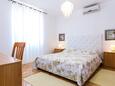 Zadar, Slaapkamer 1 in the apartment, air condition available en WiFi.