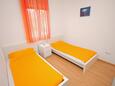 Zadar - Diklo, Bedroom 2 in the apartment, air condition available and WiFi.