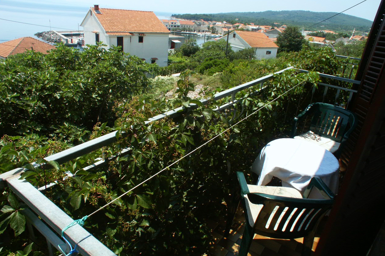 Four bedroom apartment near beach Sućuraj, Hvar  A-a