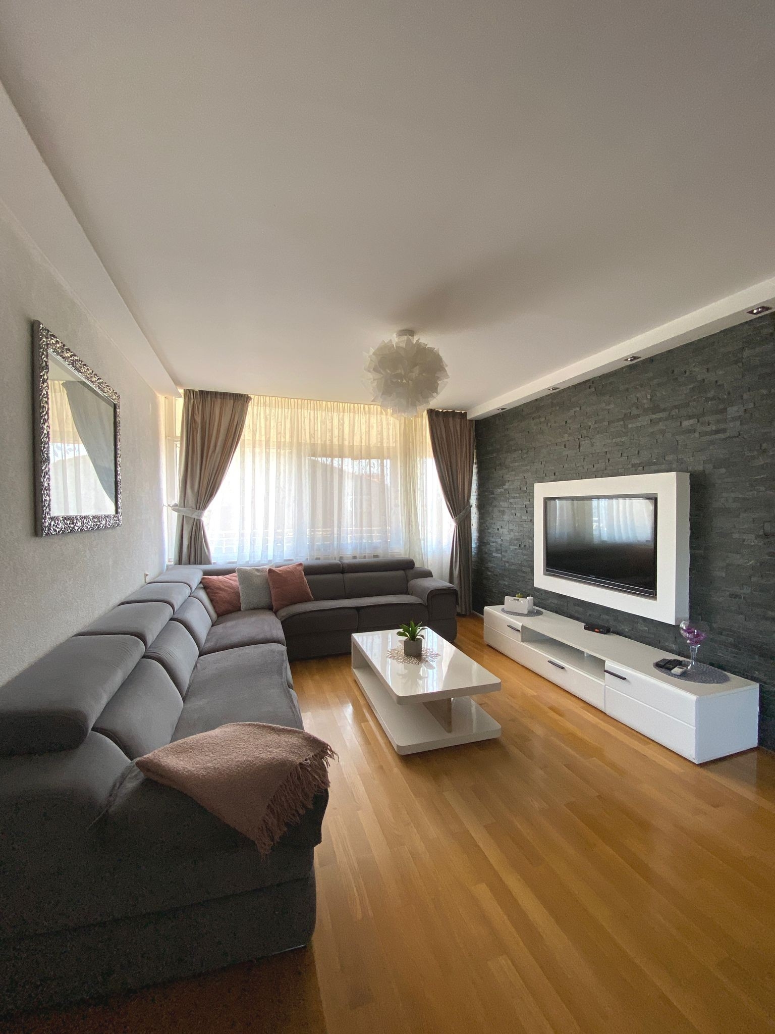 Four-bedroom apartment near beach Sućuraj, Hvar (A-578-a) Four-bedroom apartment near beach Sućuraj, Hvar (A-578-a)