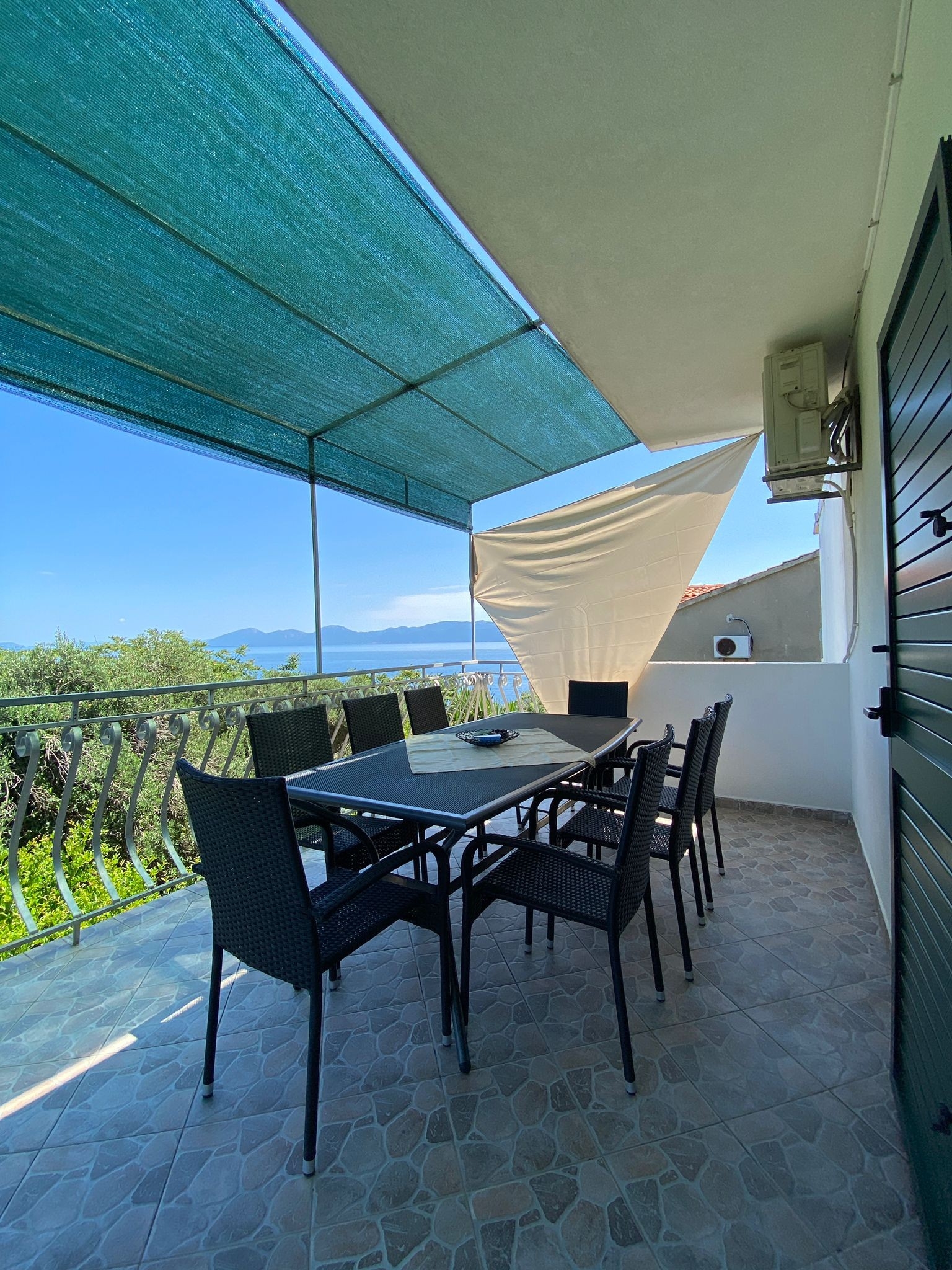 Four bedroom apartment near beach Sućuraj, Hvar  A-a