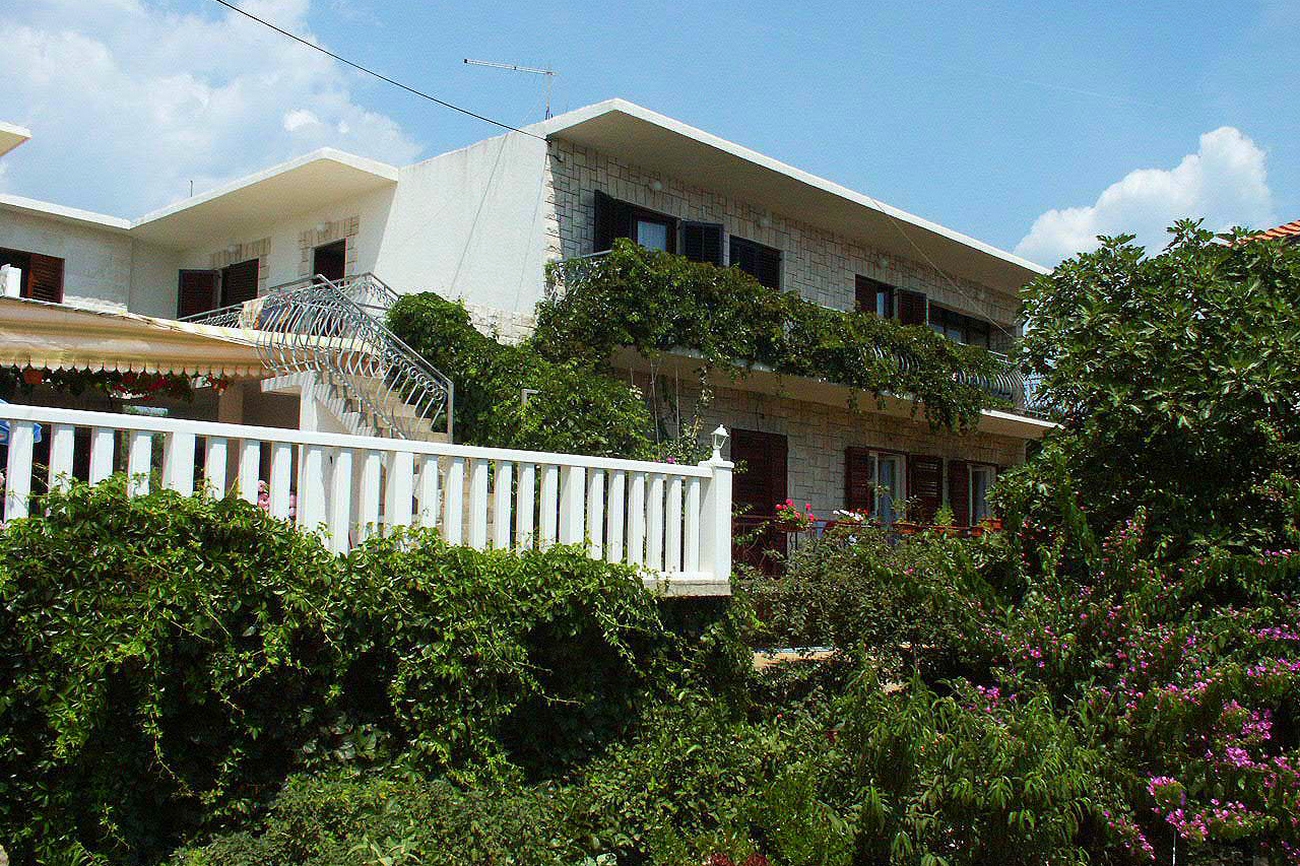 Štirisobni apartma ob morju Sućuraj, Hvar  A-b