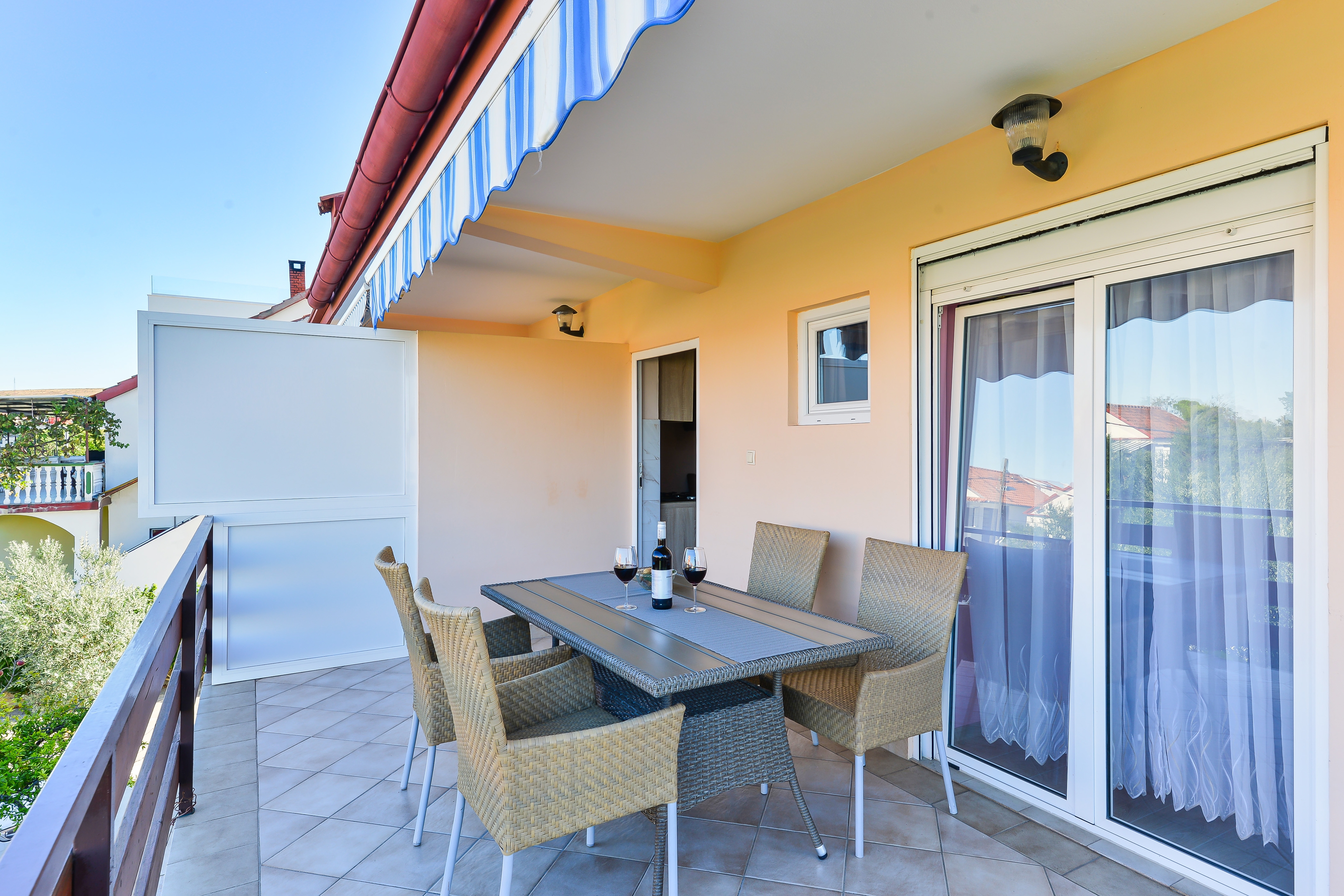 One bedroom apartment with balcony and sea view Bibinje, Zadar  A-b