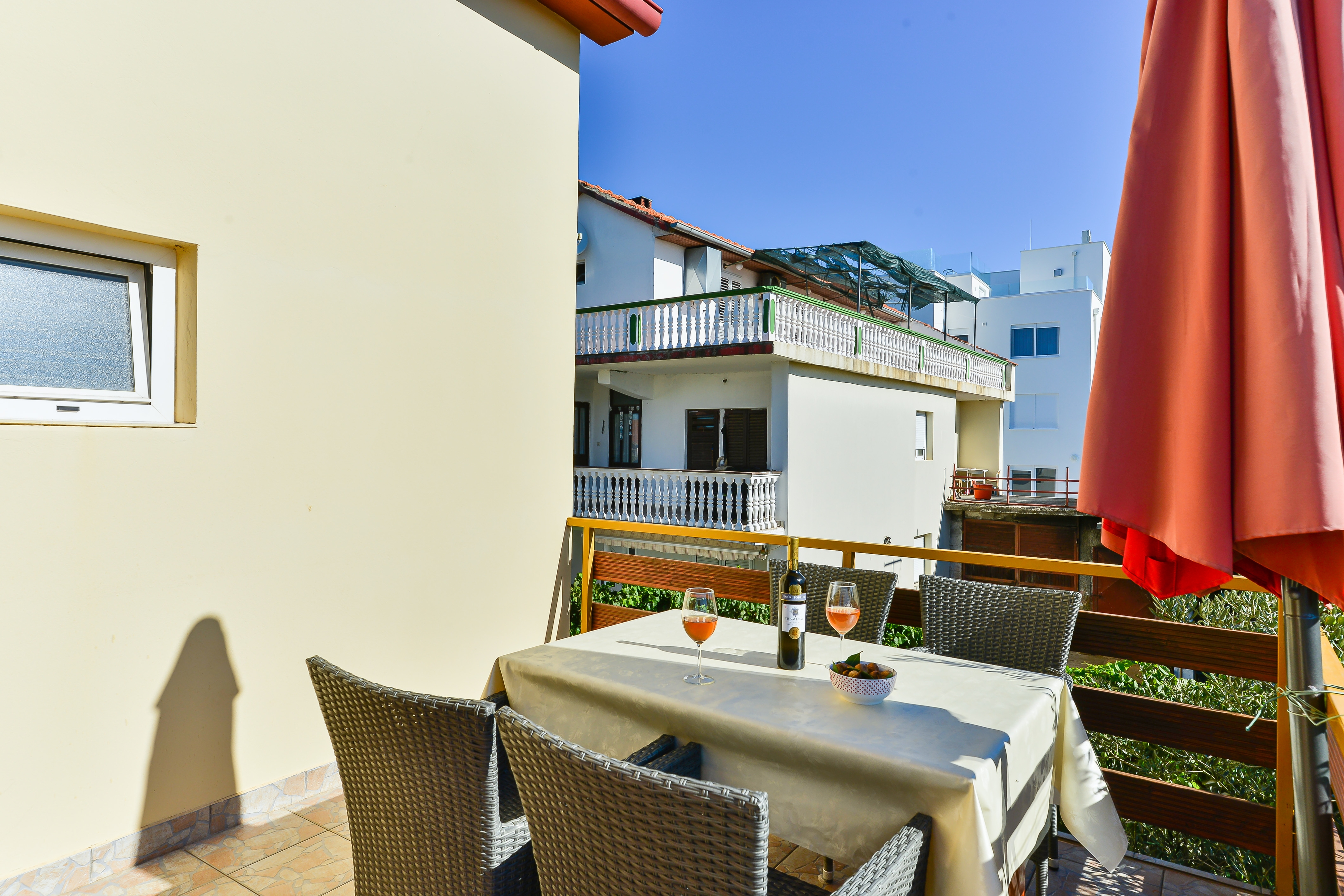 One bedroom apartment with balcony and sea view Bibinje, Zadar  A-c