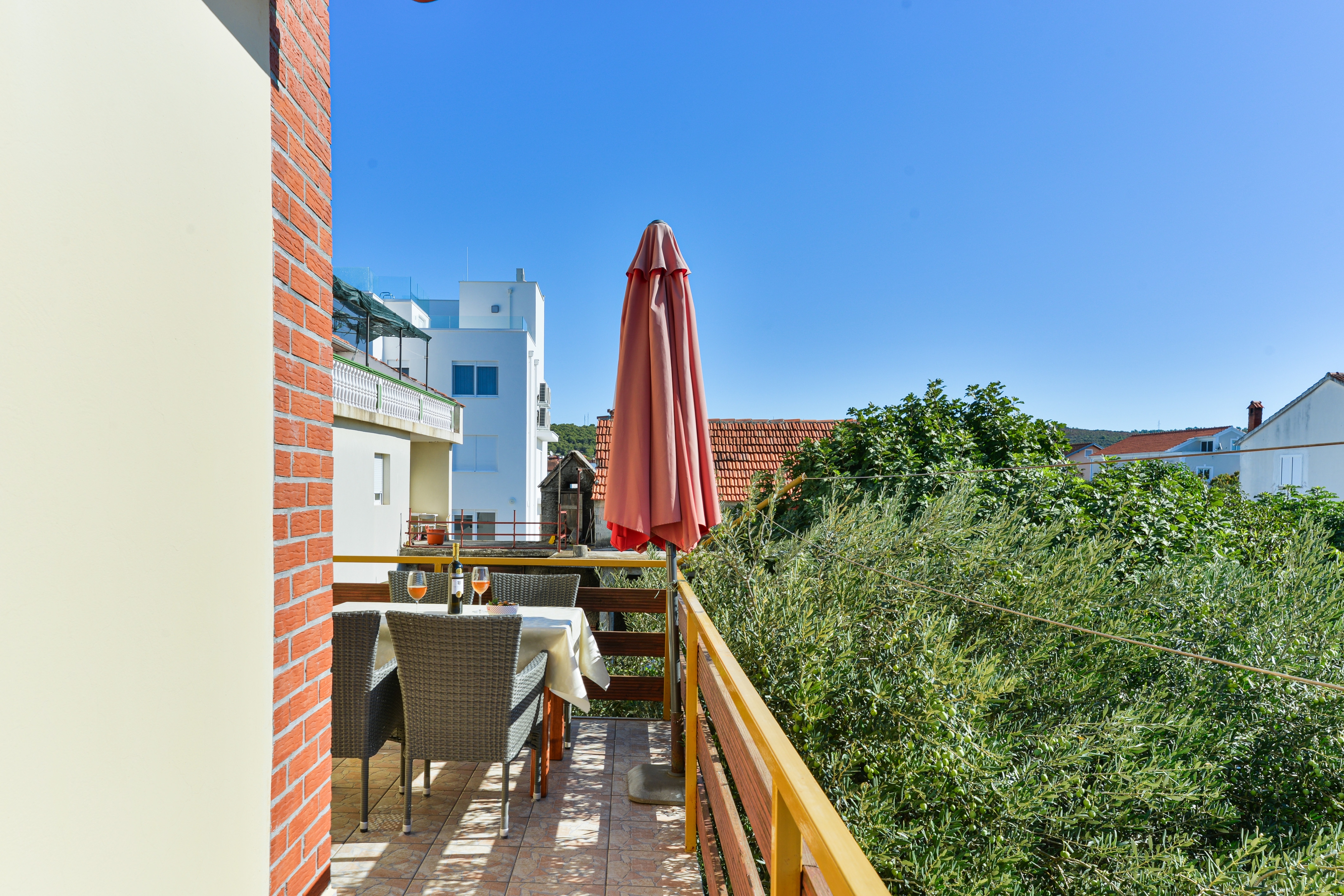 One bedroom apartment with balcony and sea view Bibinje, Zadar  A-c