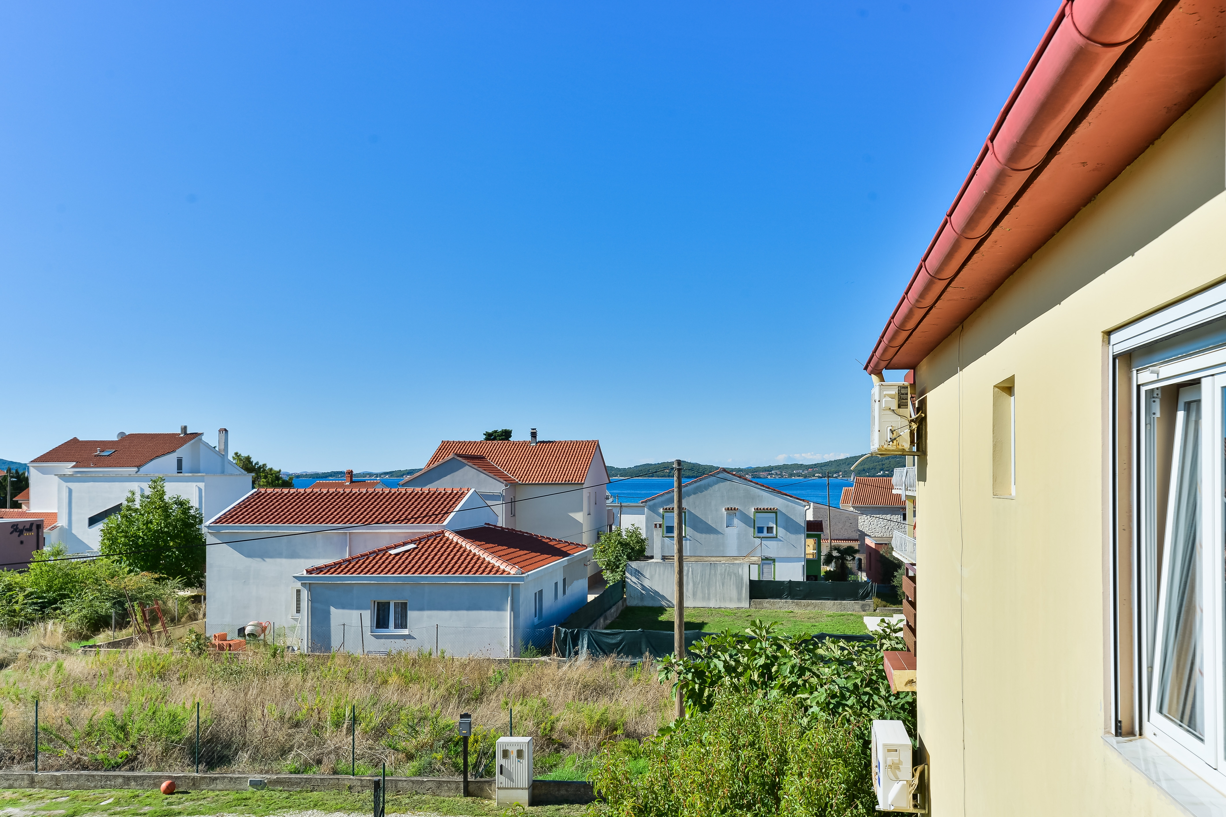 One bedroom apartment with balcony and sea view Bibinje, Zadar  A-c