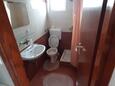 Bibinje, Bathroom in the studio-apartment, WiFi.