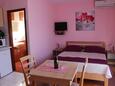 Bibinje, Slaapkamer in the studio-apartment, air condition available en WiFi.