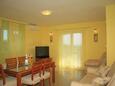 Dining room Bibinje, Dining room in the apartment, dostupna klima i WIFI.