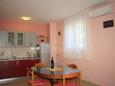 Dining room Bibinje, Dining room in the apartment, dostupna klima i WIFI.