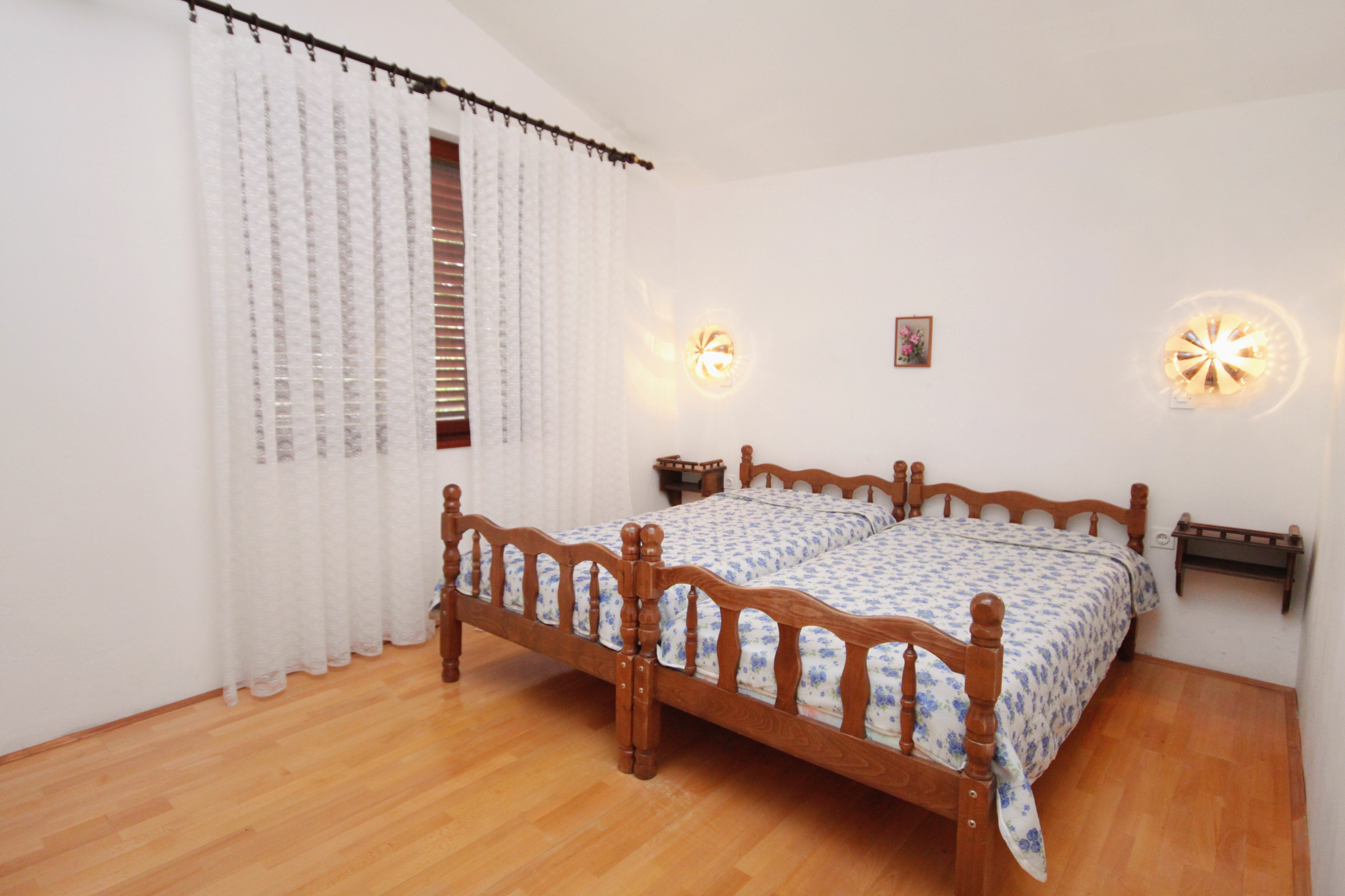 Four bedroom apartment with terrace and sea view Vrsi - Mulo, Zadar  A-a