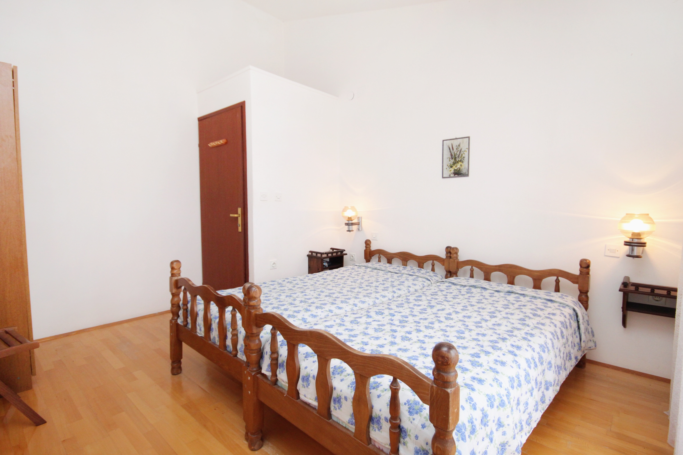 Four bedroom apartment with terrace and sea view Vrsi - Mulo, Zadar  A-b