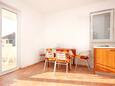 Dining room Zadar - Diklo, Dining room in the apartment, air condition available and WiFi.