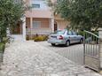Vrsi - Mulo, Zadar, Parking lot 5796 - Apartments with pebble beach.