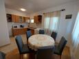 Dining room Nin, Dining room in the apartment, (pet friendly) and WiFi.