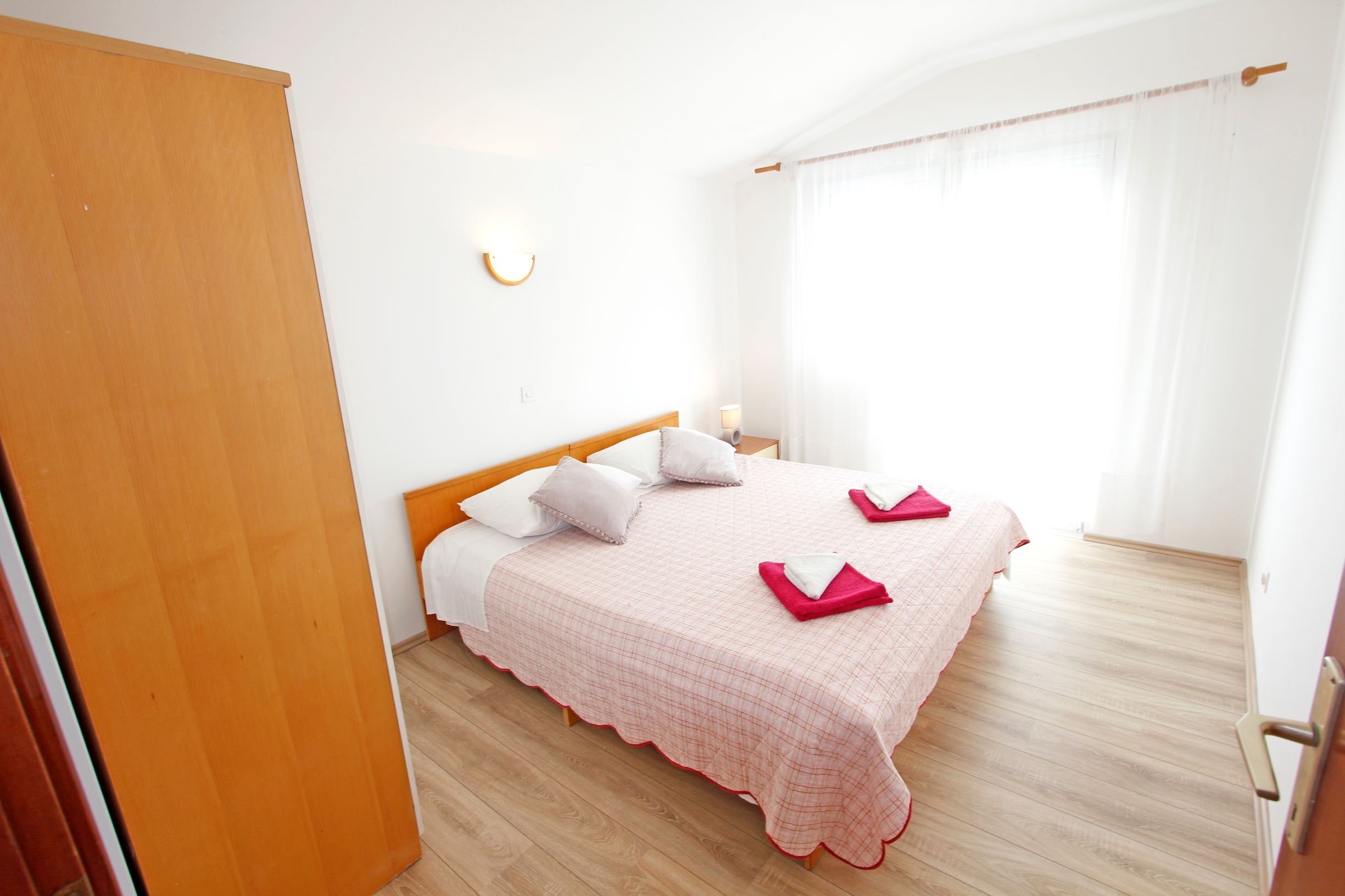 One bedroom apartment with terrace Nin, Zadar (A-5797-b)