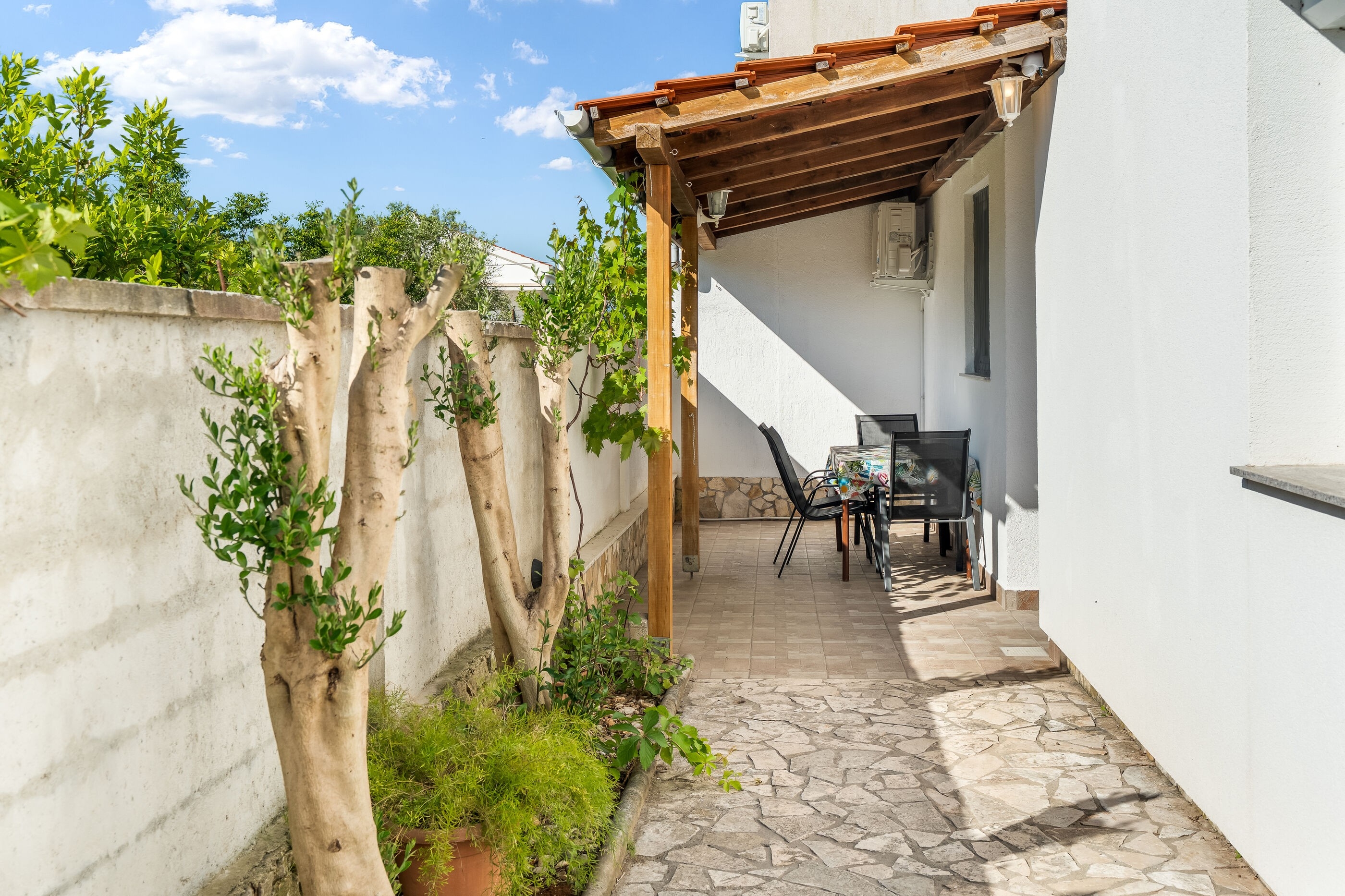 One bedroom apartment with terrace Nin, Zadar (A-5797-c)