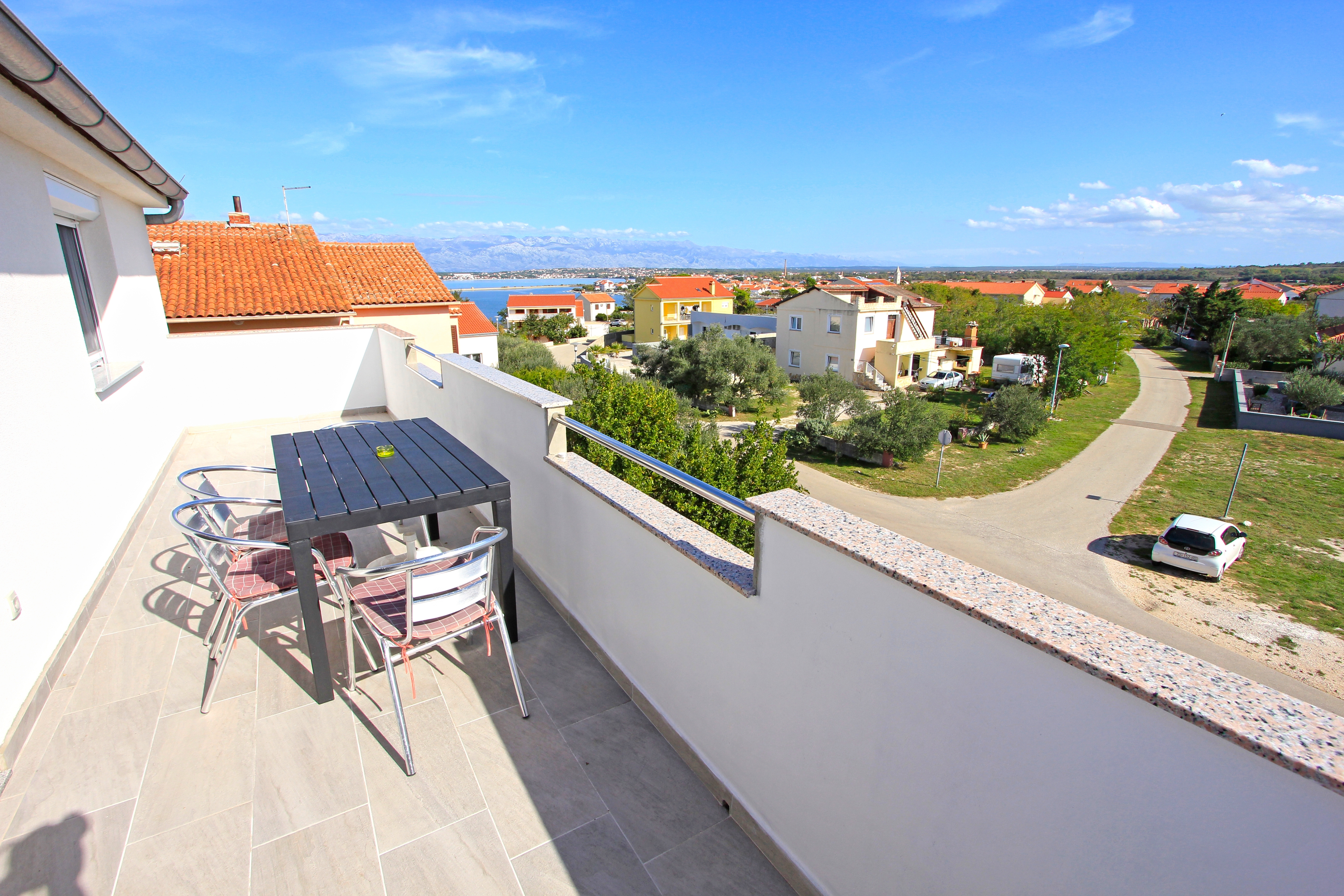 Trosoben apartma S teraso Nin, Zadar  A-d